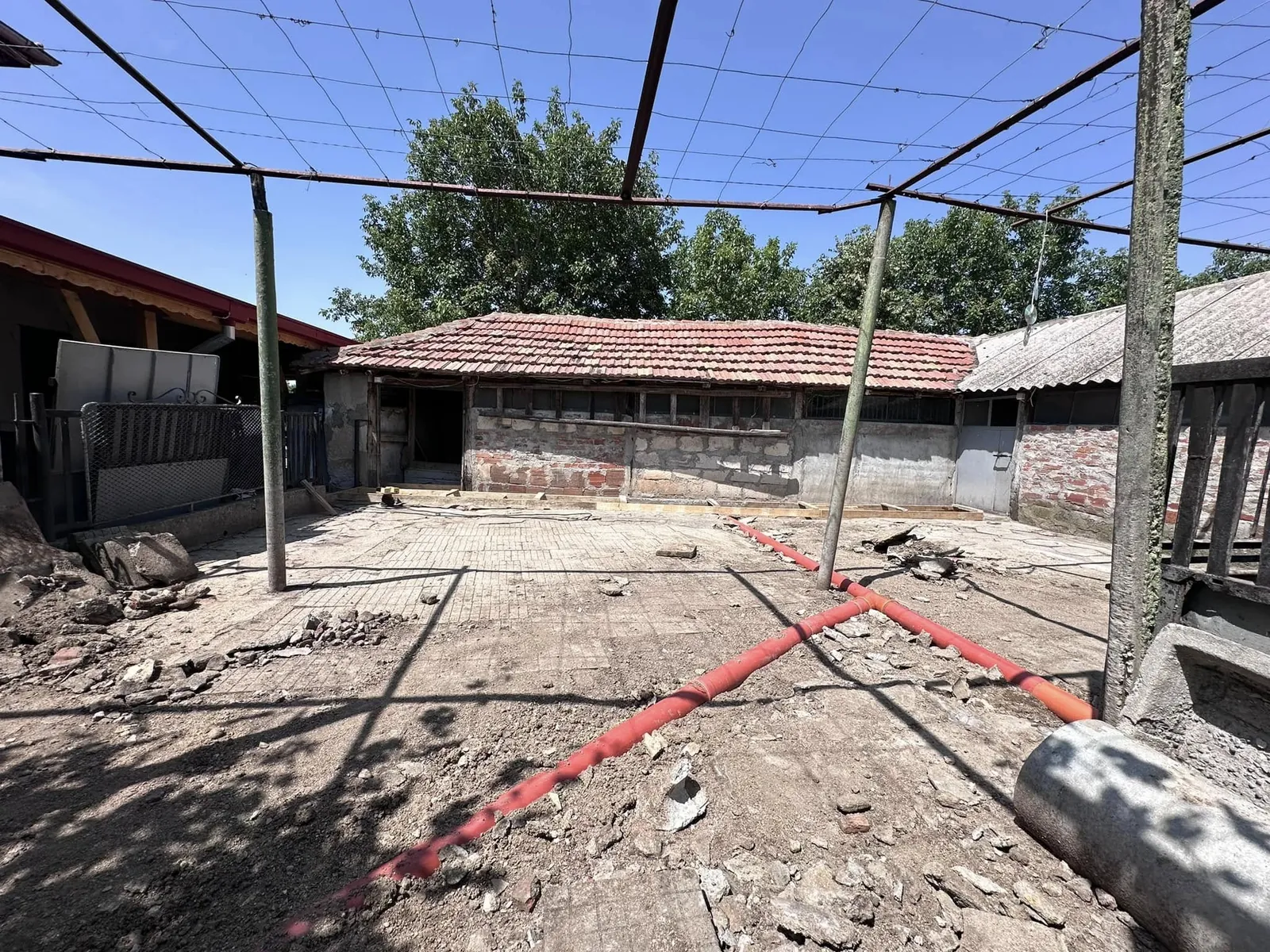 Изградена тръбна инсталация в строителен обект